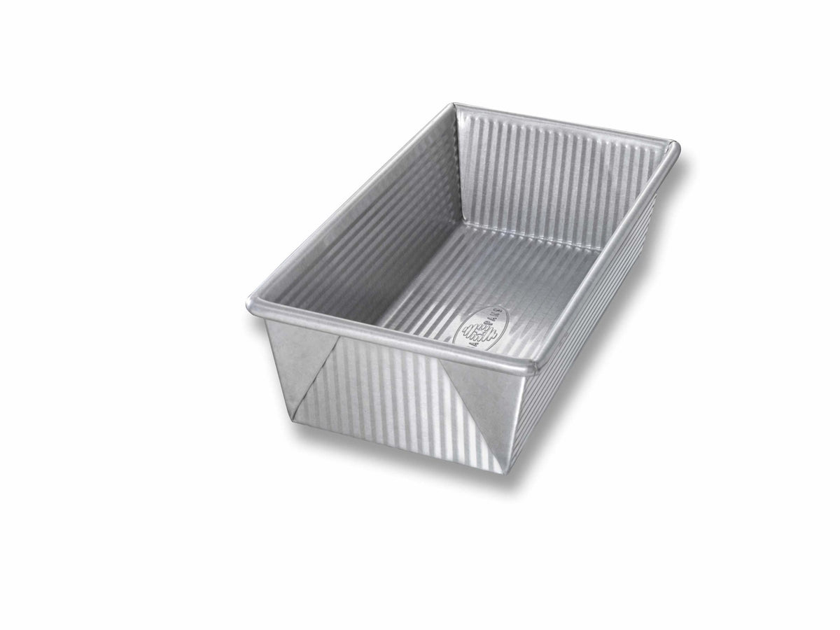 USA Pan medium loaf pan in ridged aluminised steel