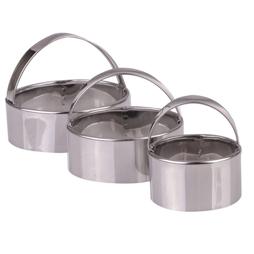 Appetito stainless steel plain scone cutters set, three nested round cutters of different sizes with handles