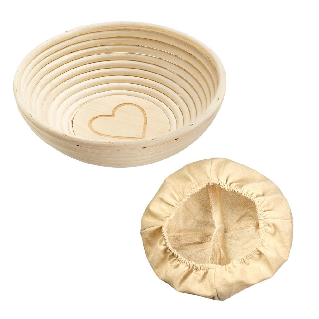 Westmark round fermentation basket with a heart motif, in natural cane with a cotton liner