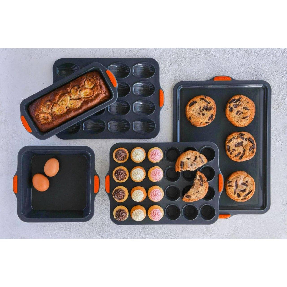 Bakemaster Silicone 16 Cup Madeleine Pan