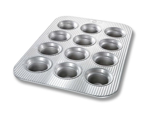 USA Pan Crown muffin pan in ridged aluminised steel