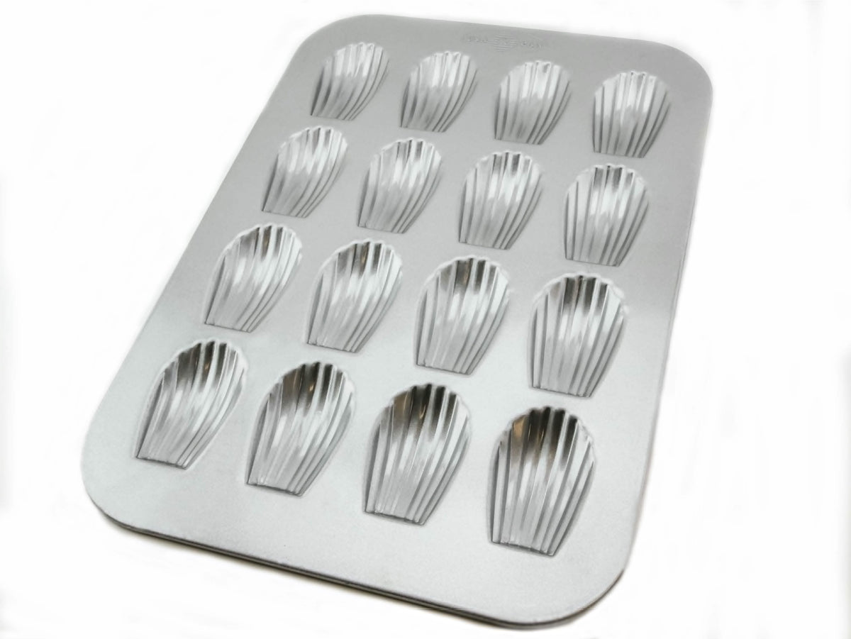 USA Pan madeleine 16 well pan in ridged aluminised steel