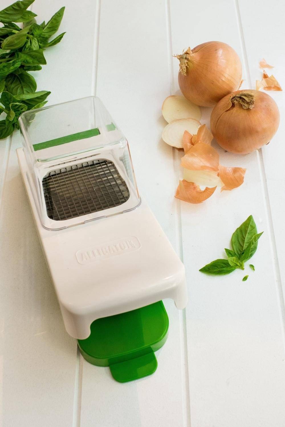Alligator Vegetable Chopper with Collector