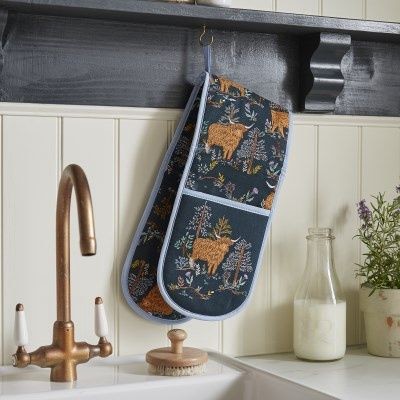 Ulster Weavers Connie the Cow Double Oven Glove