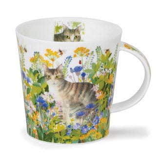 Dunoon Cairngorm Pretty Paws Tabby mug with a tabby cat in a wildflower meadow