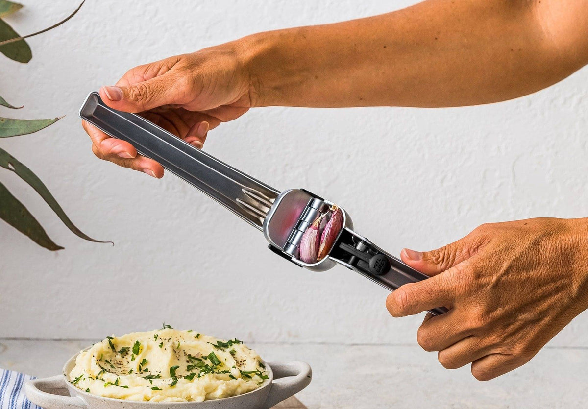 Dreamfarm Garject Garlic Press