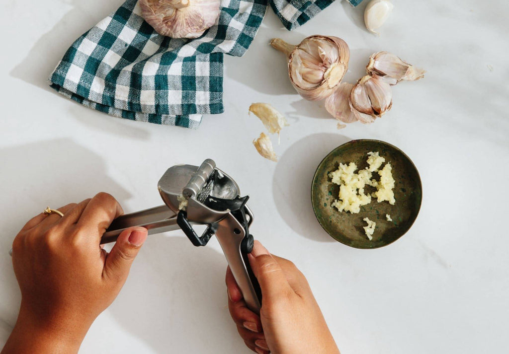 Dreamfarm Garject Garlic Press