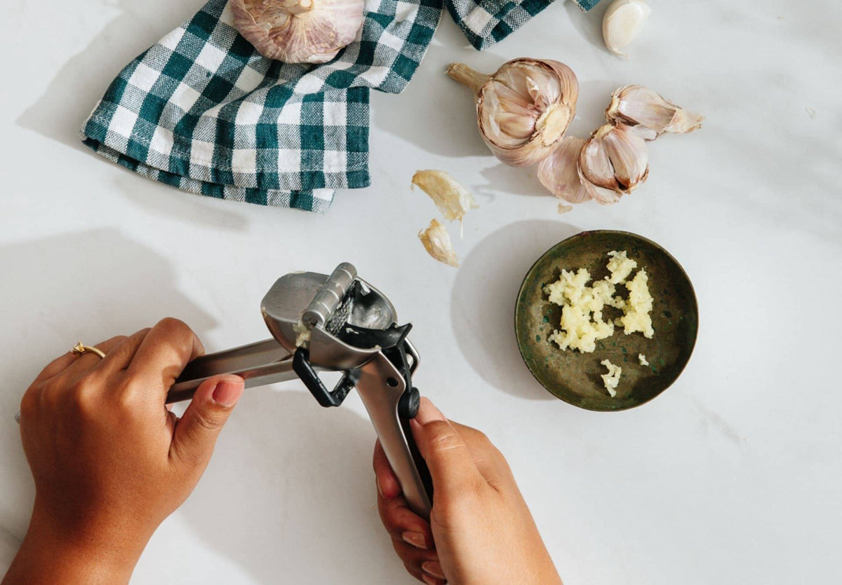 Dreamfarm Garject Garlic Press