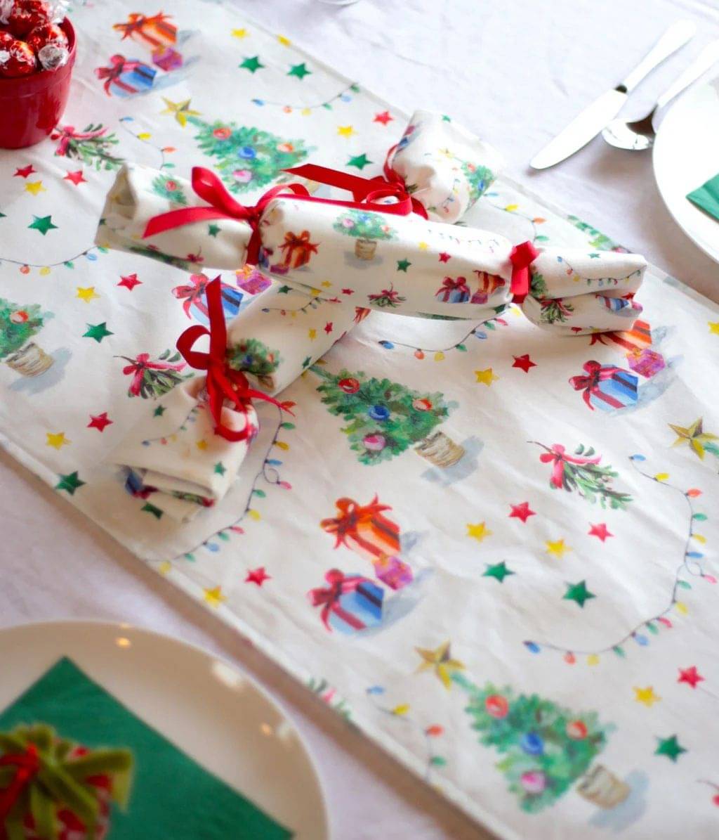 Feliz Navidad Table Runner