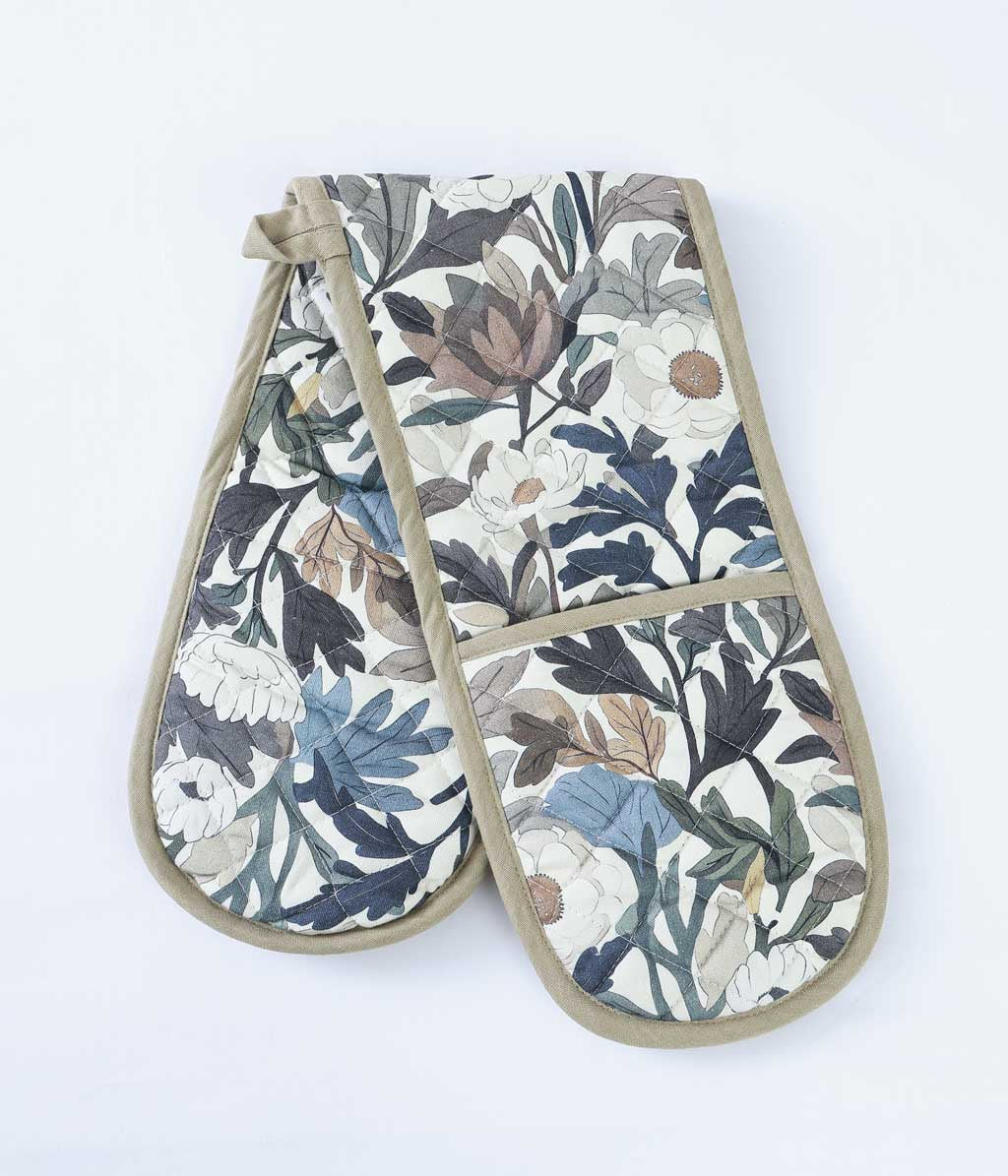 MM Linen Harriet double oven glove with a floral William Morris-style print