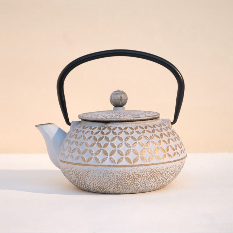 Teaology Cast Iron Teapot 900ml - White/Gold