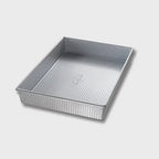 USA Pan rectangular cake pan in ridged aluminised steel