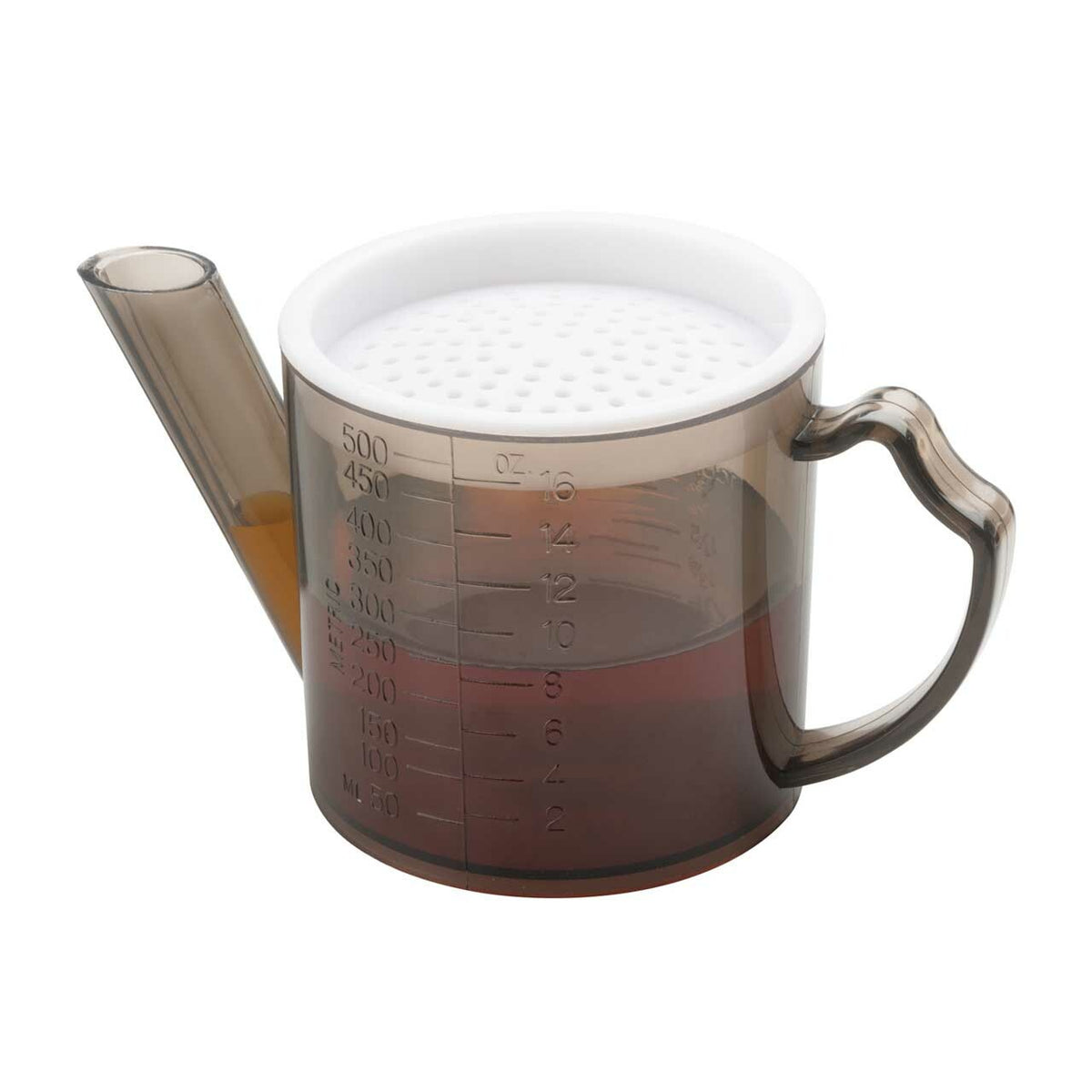 Avanti fat separator with a strainer lid, filled with dark stock