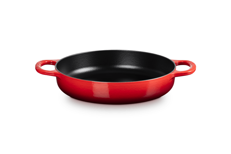 Le Creuset Signature Cast Iron Everyday Pan.
