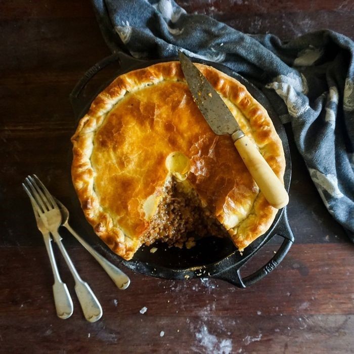 Lodge Pie Pan - 23cm