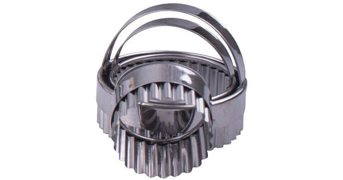 Appetito crinkle scone cutter set of round fluted stainless steel cutters with a handle